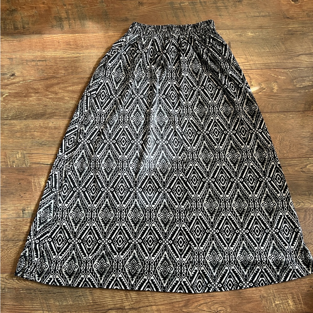 Joe Benbasset Black and White Diamond Pattern A-Line Skirt - Picture 4 of 6